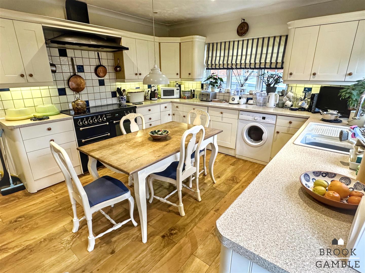 4 Bedroom House - Detached. Le Brun Road in Eastbourne, 19